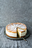 Gluten-free creamy cheesecake