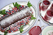 Arrolato al cioccolato (chocolate sponge cake roll with berries, Italy)