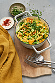 Indian curried noodles with vegetables (one pot pasta)