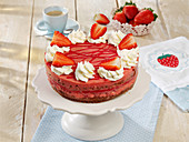 Crunchy strawberry ice cream cake
