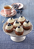 Blueberry muffins with lemon cream