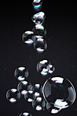 Streaming soap bubbles