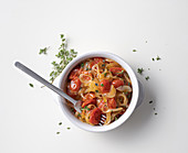 Date tomato sauce with spring onions