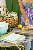 Making elderflower juice with lemon