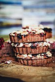 Small currant crumble cakes