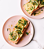 Oven-baked salmon with lemon, garlic and honey