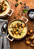 Cauliflower soup with croutons