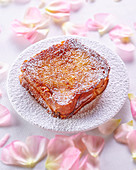 Pain perdu with icing sugar