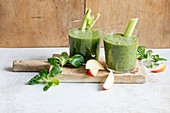Green smoothie of lamb's lettuce, celery and apple