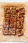 Sliced red currant traybake
