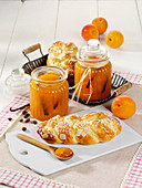 Apricot jam with vanilla