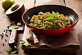 Wholemeal fusilli with almonds, spinach and avocado