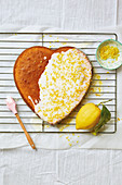 Lemonies – heart-shaped cake with lemon glaze