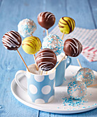 Cake pops with nuts
