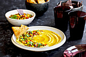Mehrfach gerösteter Paprika-Hummus