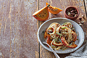 Spaghetti with baked pumpkin and thyme