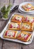 Puff pastries with rhubarb and goat cheese