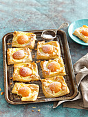 Apricot pastries with almonds