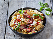 Rigatoni with basil and bacon