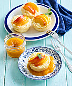 Rice tartelets with peach