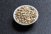 Thistle kernels (unpeeled) for the production of cooking oil