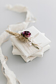 DIY gift wrapping with dried flower bouquets