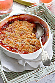 Rhubarb baked with crumble
