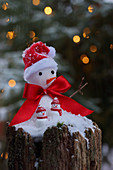 Christmas arrangement with little snowmen
