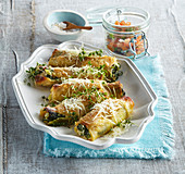 Cannelloni with spinach and chicken