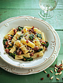 Rigatoni with pork and spinach