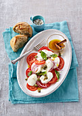 Mozzarella and tomato salad with honey dressing
