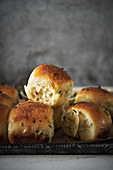 Yeast rolls with herbs