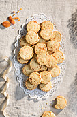 Apricot-walnut biscuits