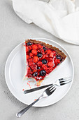 Summer berry tart (sugar-free, gluten-free)