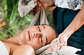 Ayurvedic neck treatment