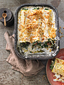 Pasta rolls with baby spinach in a gorgonzola-and-mascarpone sauce