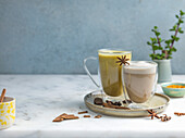 Goldene Proteimilch und Chai-Tee