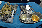 Surgical instrument tray
