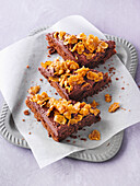 Tray baked chocolate-cornflake crunch corners