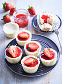 Mini strawberry cheesecakes