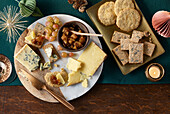 Cheese, crackers and chutney (Christmas)