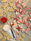 Decorating Christmas biscuits