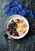 Porridge mit Trauben und Birnen