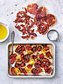 Serrano-Schinken und Tomaten im Ofen gebacken