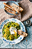 Broad beans with egg, leek and dill