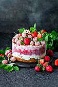 Erdbeer-Eistorte