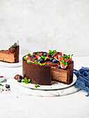 Chocolate cheesecake with figs and blueberries