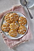 Spice cookies with icing