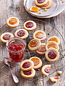 Grease cookies with jam