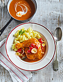 Chicken with red pepper sauce